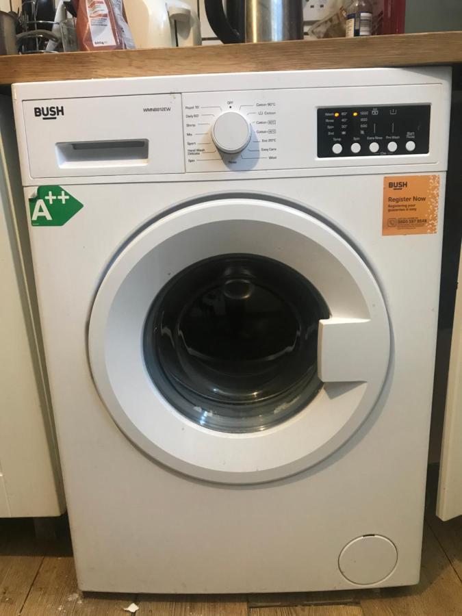 Single Bedrooms With Wifi And Underbed 10 London Kültér fotó