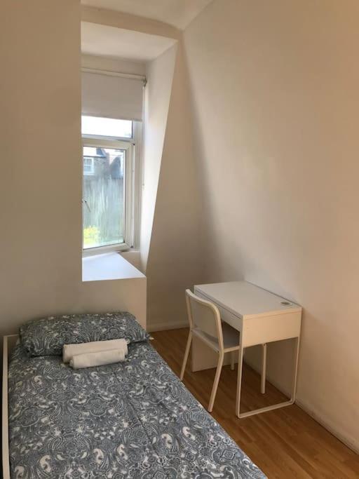 Single Bedrooms With Wifi And Underbed 10 London Kültér fotó