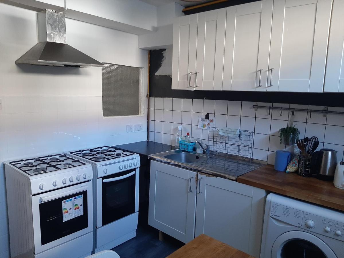 Single Bedrooms With Wifi And Underbed 10 London Kültér fotó