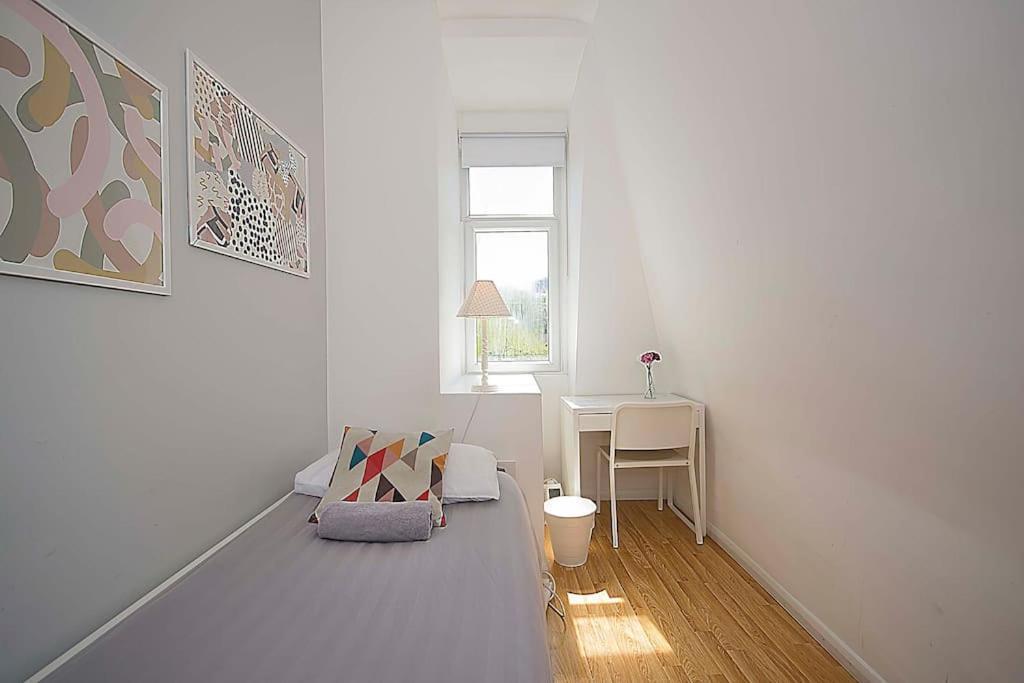 Single Bedrooms With Wifi And Underbed 10 London Kültér fotó